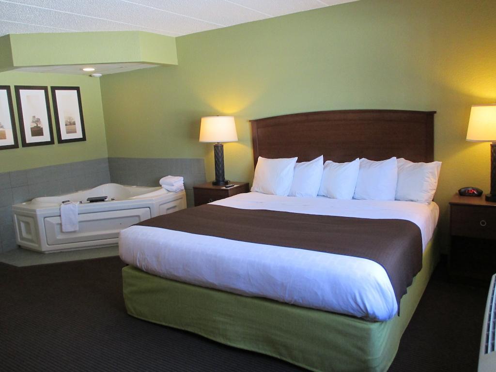 Cobblestone Hotel&Suites - Wisconsin Rapids Esterno foto
